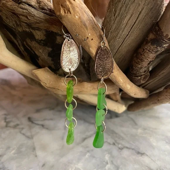Sea Glass Handmade SeaGlass Chandelier Green Silver 3 inch New Gift Artisan - Picture 1 of 9